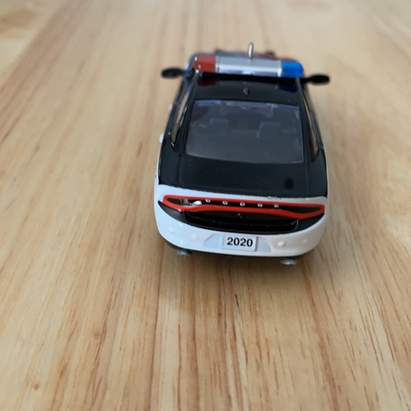 Hallmark 2019 Dodge Charger Police ornament - Picture 4 of 7